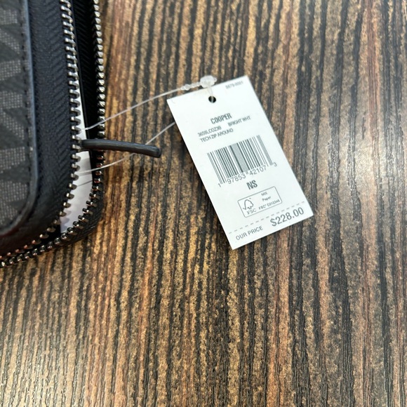Michael Kors Cooper Tech Zip Around NWT black white men wallet signature logo